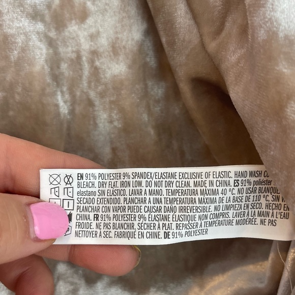 FOREVER 21 Plus Champagne Velvet Off the Shoulder Long sleeve Top - Picture 5 of 7